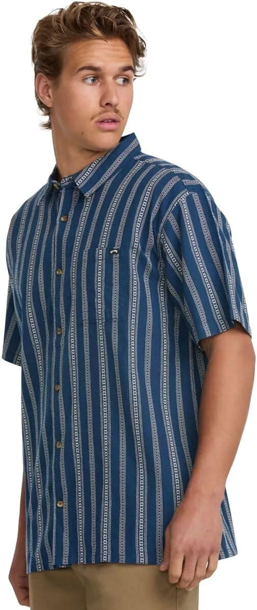 Billabong Men's Classic Sundays Woven Short Sleeve Shirt