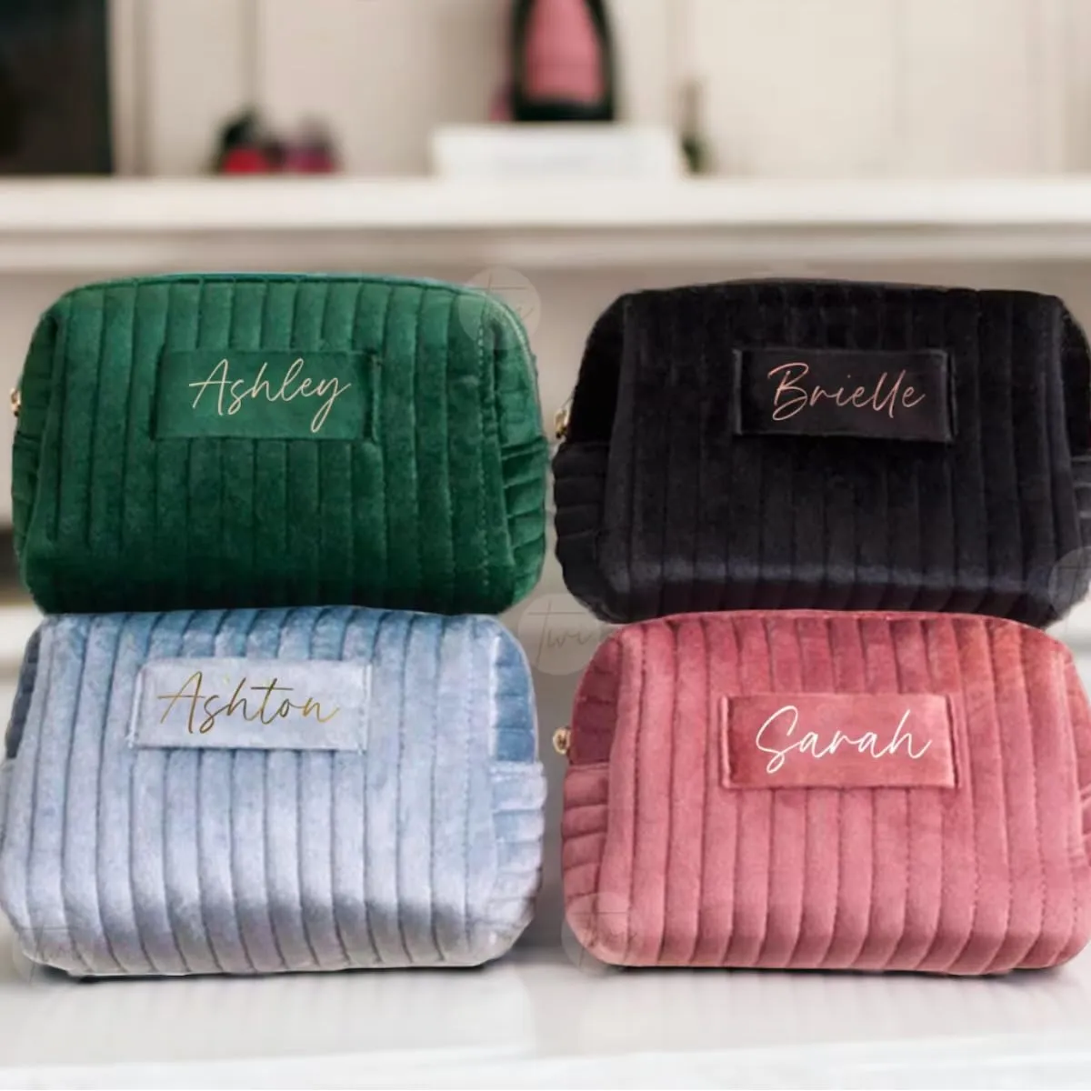 Custom Velvet Makeup Bag Zipper Pouch Quilted Personalized Travel Cosmetic Organizer for Women, Travel Toiletry Bag, Aesthetic Organizer Storage Pouch for Purse