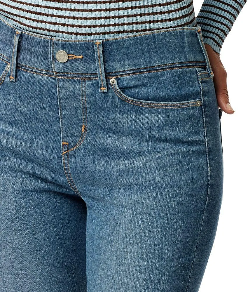 Levi Strauss Signature Gold Women's Totally Shaping Ultimate Pull-on Skinny Jeans (Also Available in Plus)