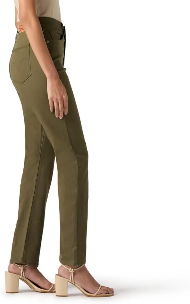 Levi's Women's Classic Straight Jeans (Also Available in Plus)