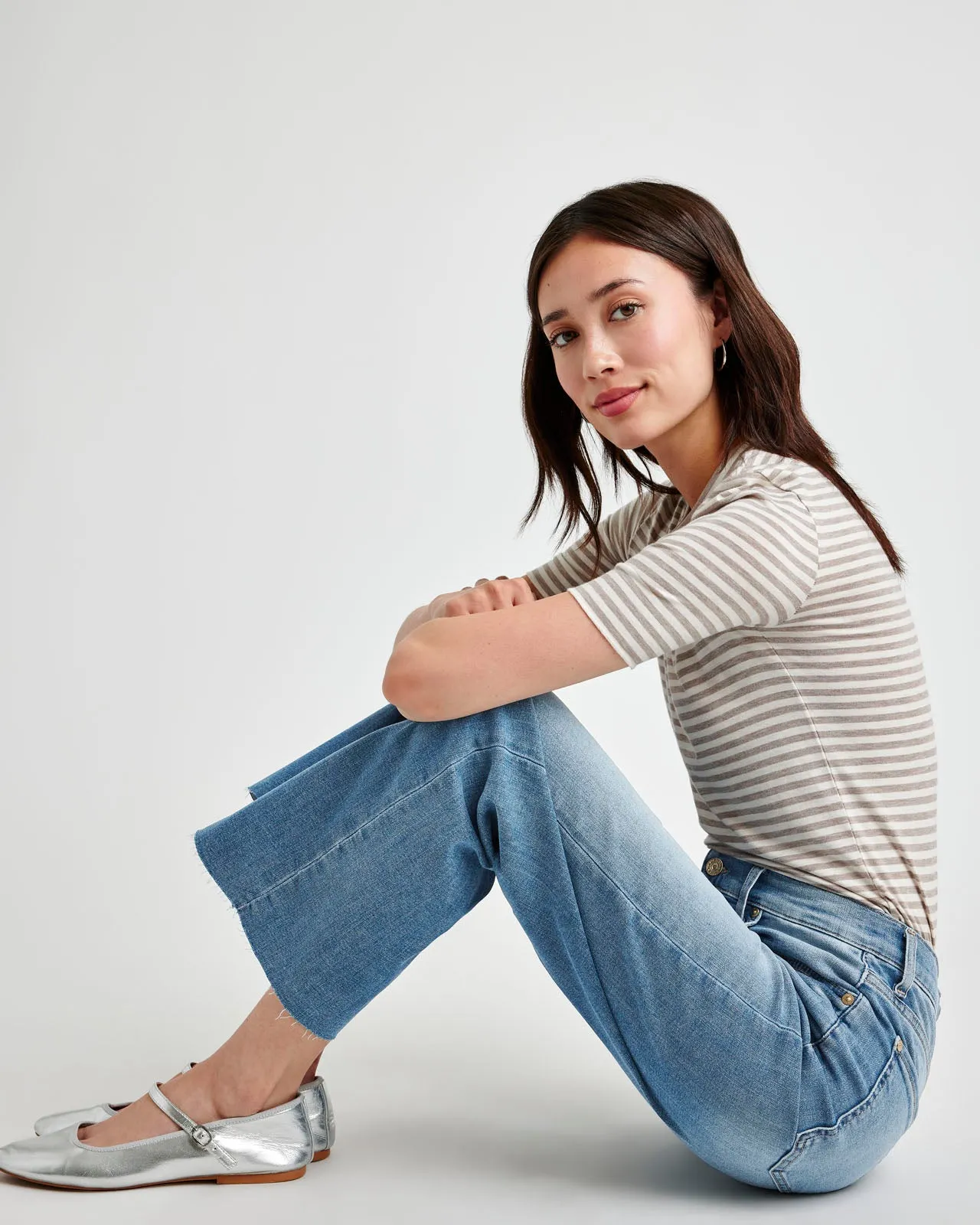 Light Wash Cropped Wide Leg Raw Hem Jean