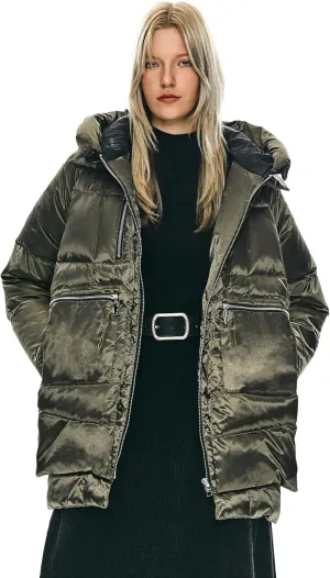 Orolay Women's Thickened Hooded Down Jacket  Winter Shiny Puffer Jacket with RDS Down Filling