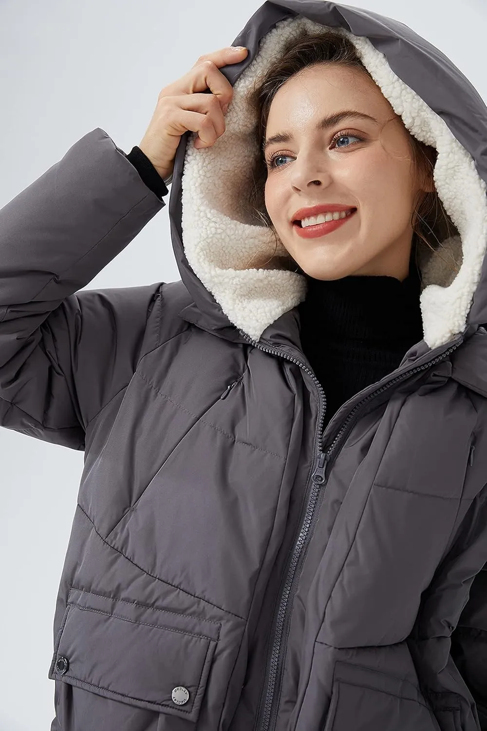 Orolay Women's Winter Short Down Coat Multi-Pockets Puffer Jacket with Hood
